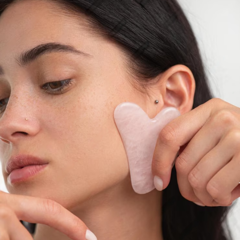 Gua-Sha et rouleau faciale